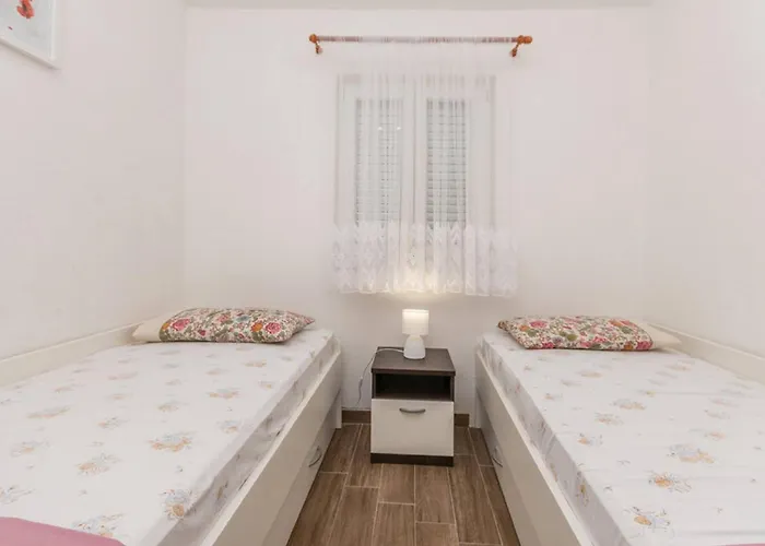 My Dalmatia - Beachfront Vanja With Sea View Terrace And Private Parking Драге