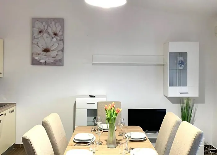 My Dalmatia - Beachfront Vanja With Sea View Terrace And Private Parking Апартаменты Драге